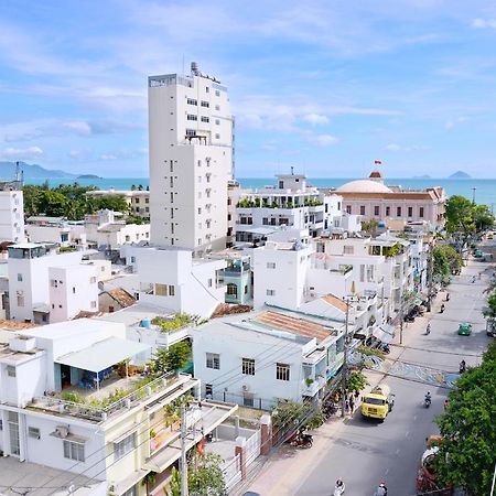 New Century Hotel Nha Trang Extérieur photo