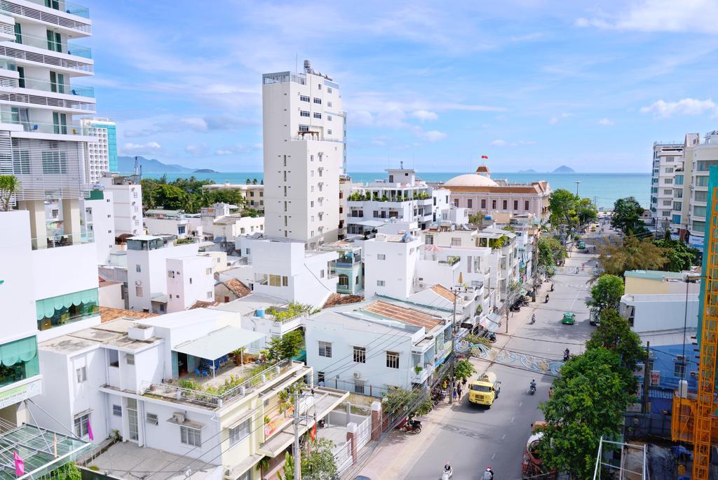 New Century Hotel Nha Trang Extérieur photo