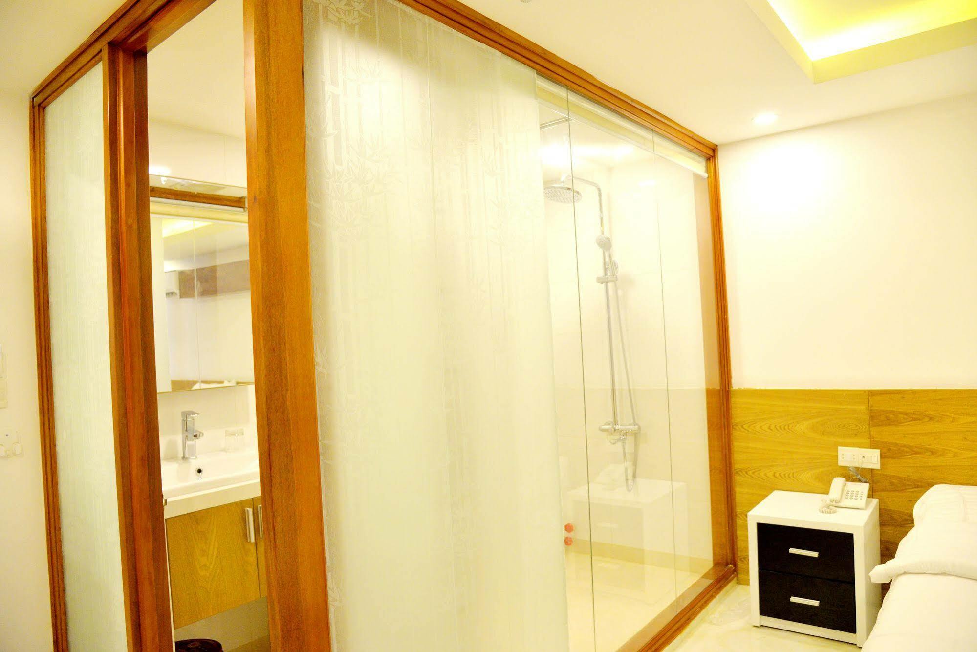 New Century Hotel Nha Trang Extérieur photo