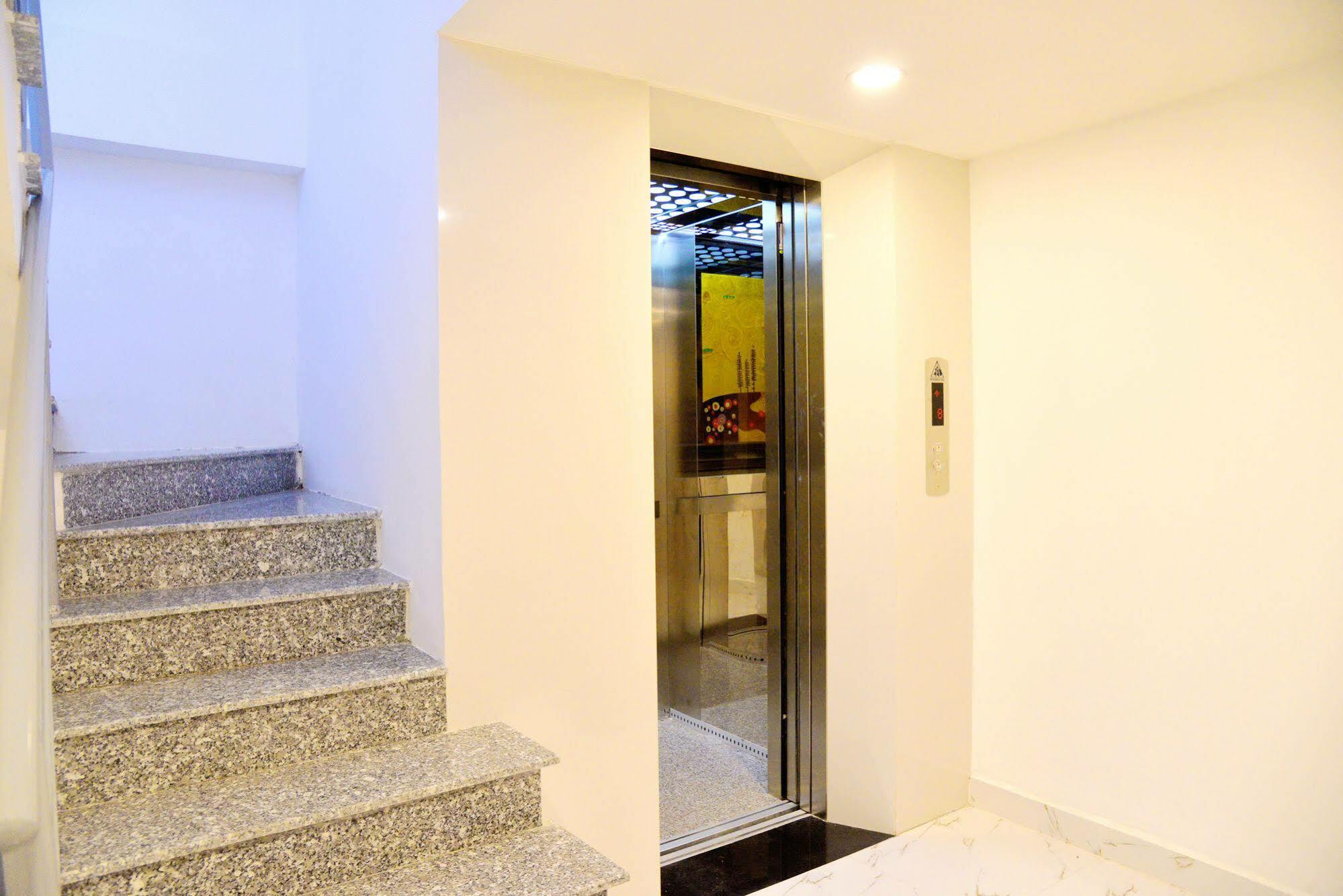 New Century Hotel Nha Trang Extérieur photo