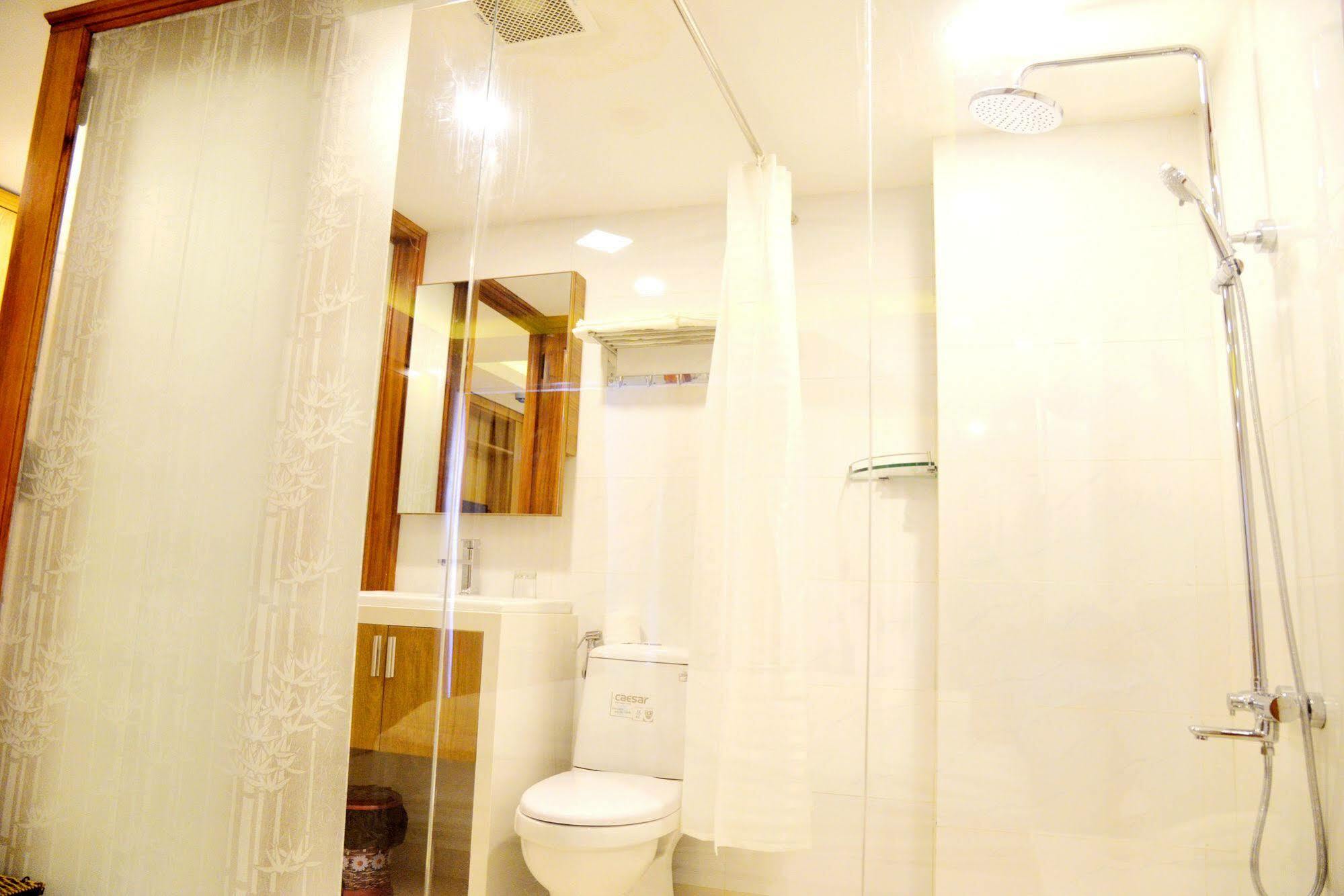 New Century Hotel Nha Trang Extérieur photo